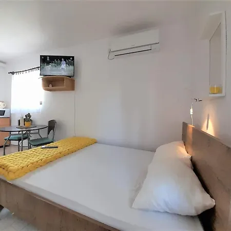 Apartment Lovely Malina Close To The *