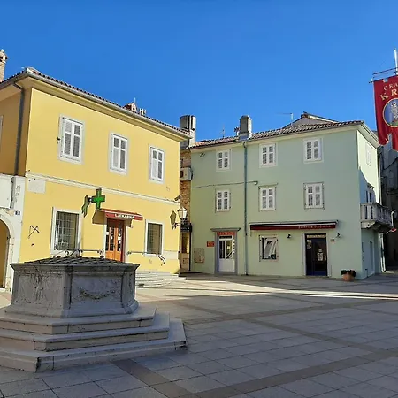Lovely Malina Close To The Apartmán Krk Town