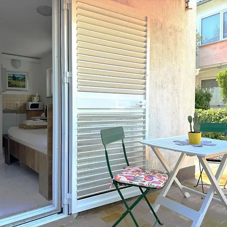 Lovely Malina Close To The * Krk Town